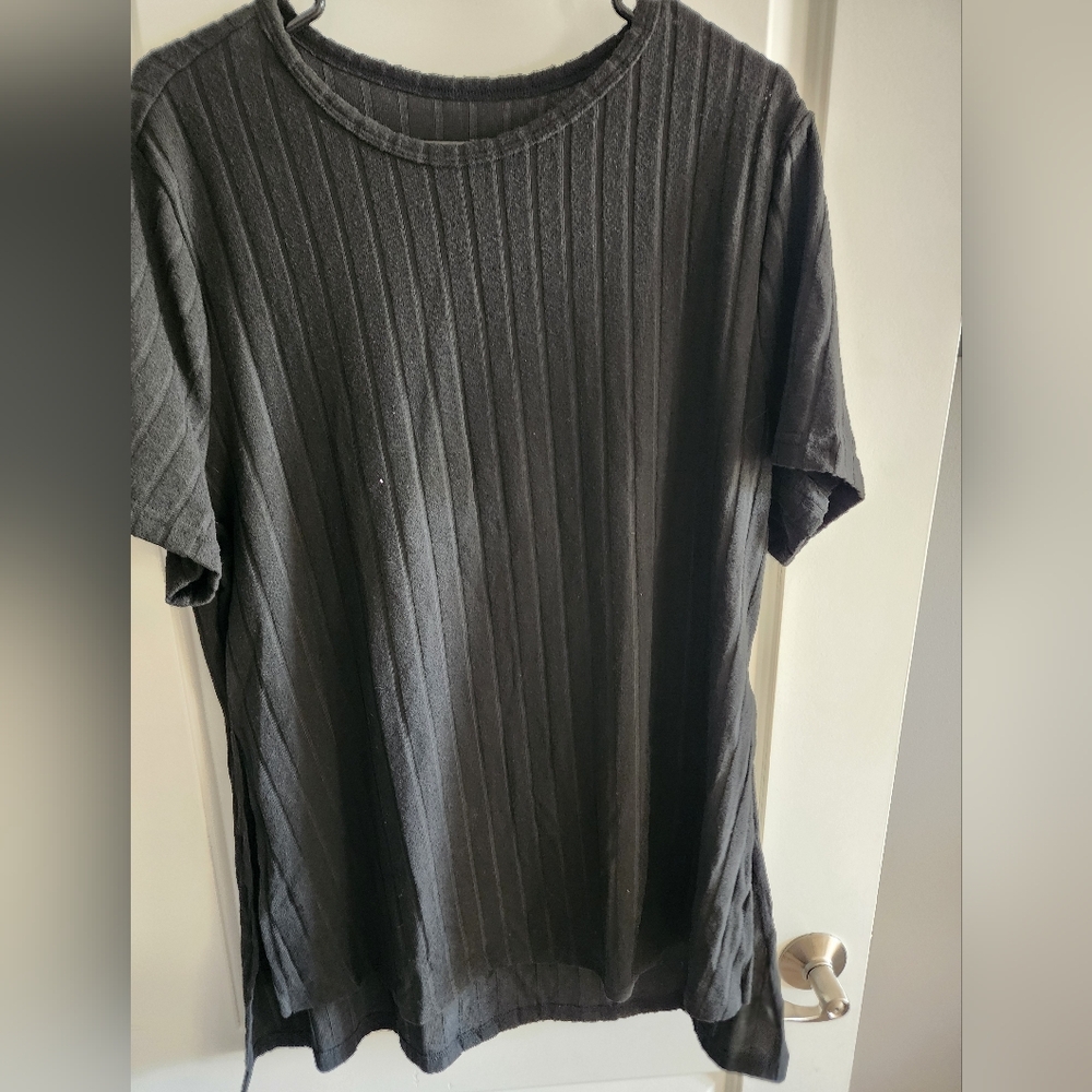 Womens Black Ribbed Short-Sleeve Shirt